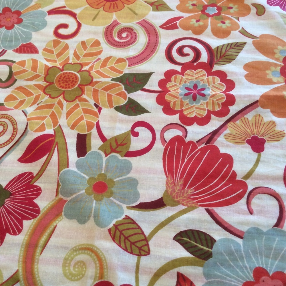 Table Centerpiece Set (Reversible) - Picture 4 of 10